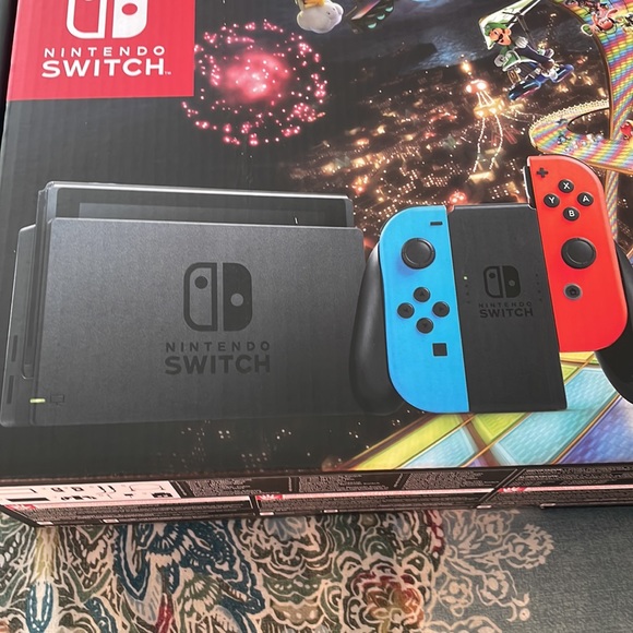 Nintendo Switch V2 Mario Kart 8 Deluxe Bundle - Picture 10 of 11